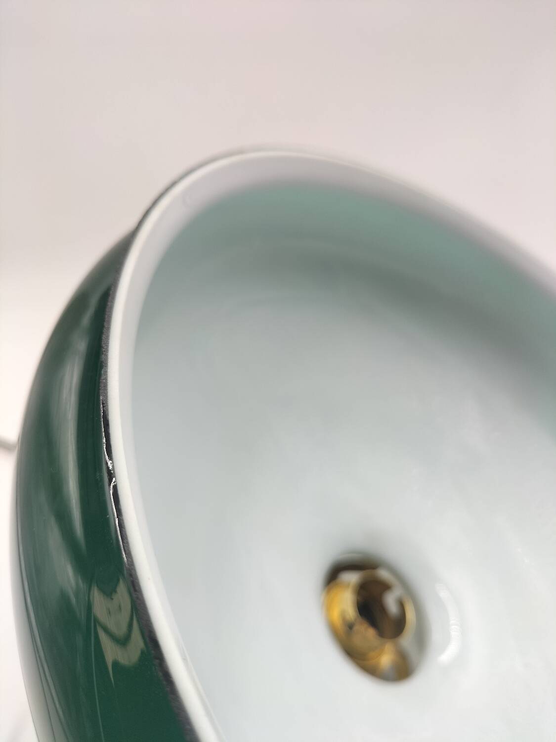 Suspension in green opaline