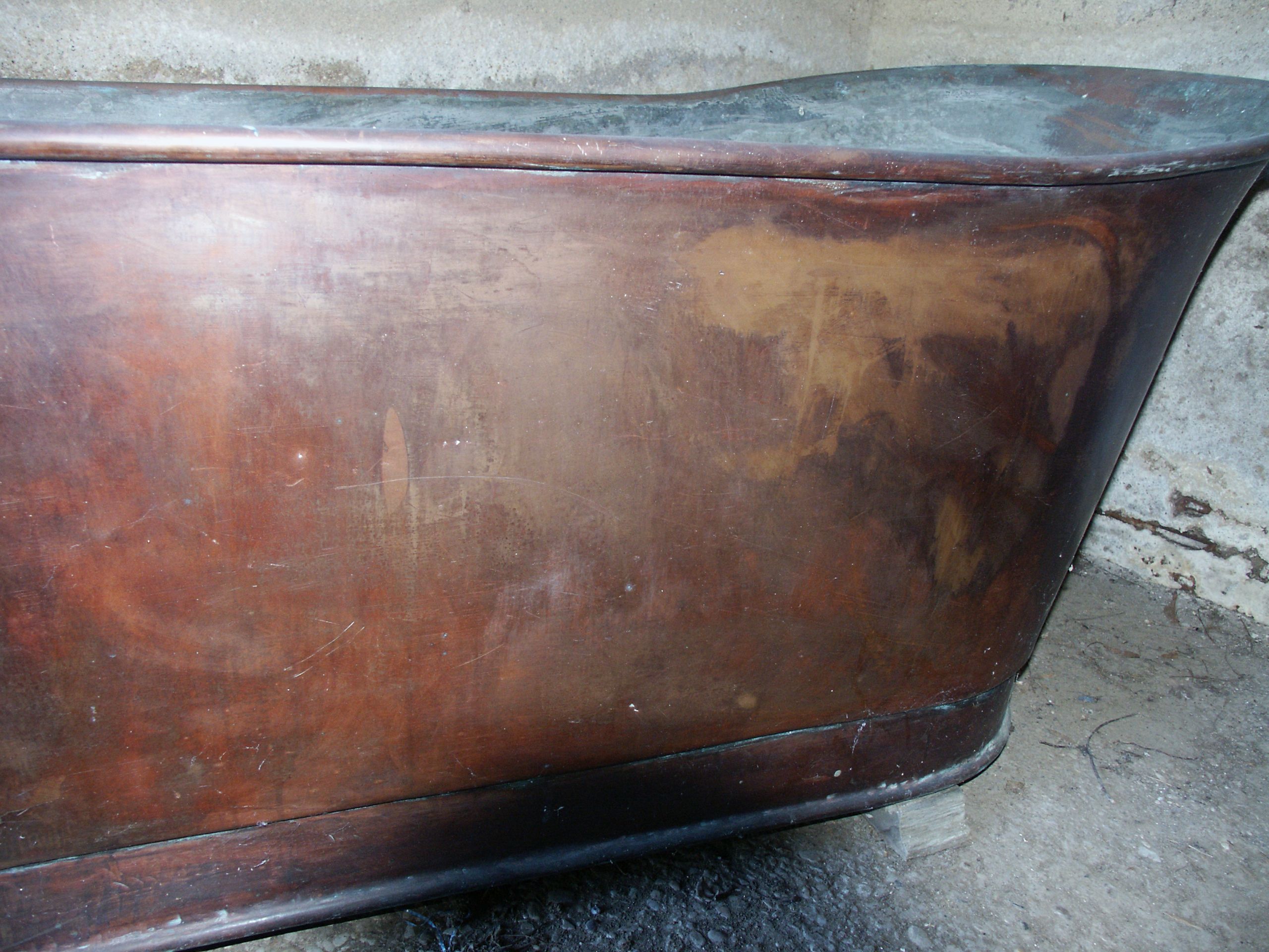 Copper bathtub from the 18th/19th century.