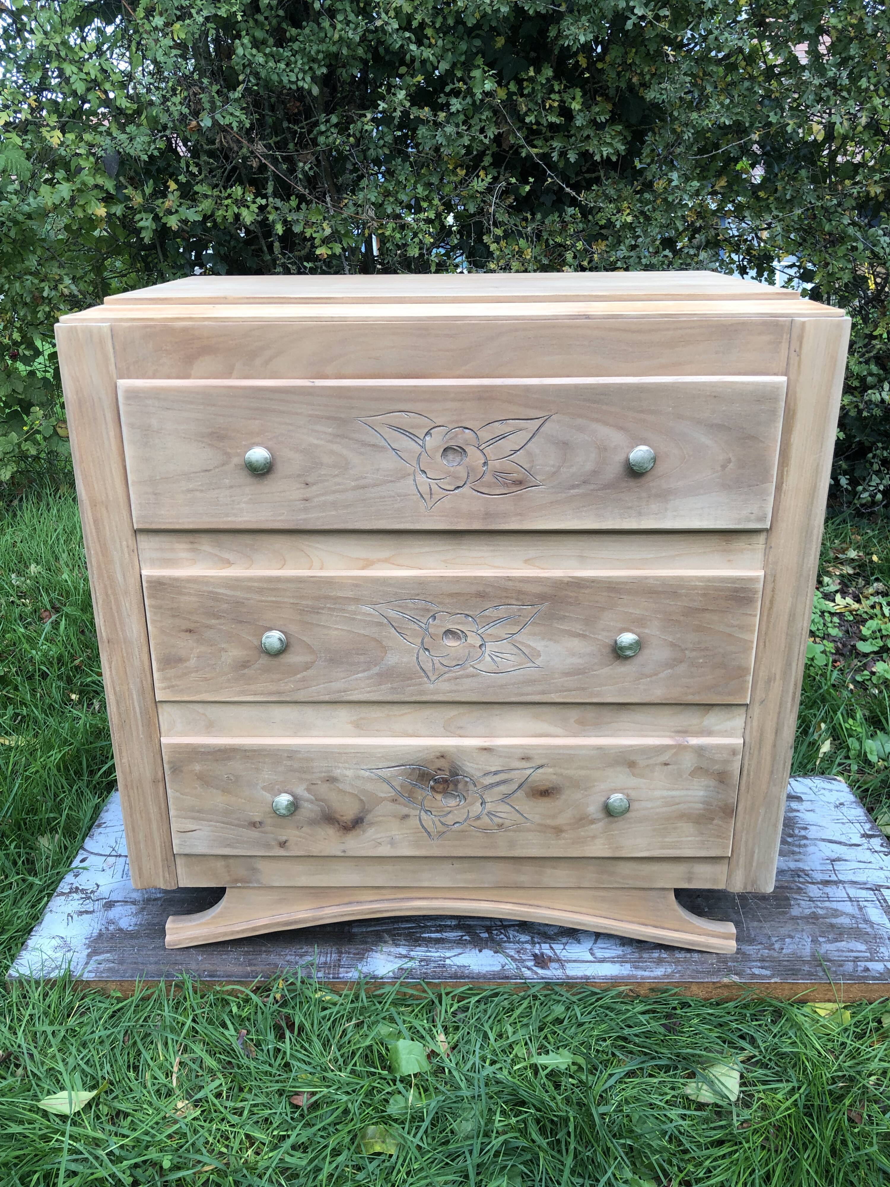 Antique chest of drawers