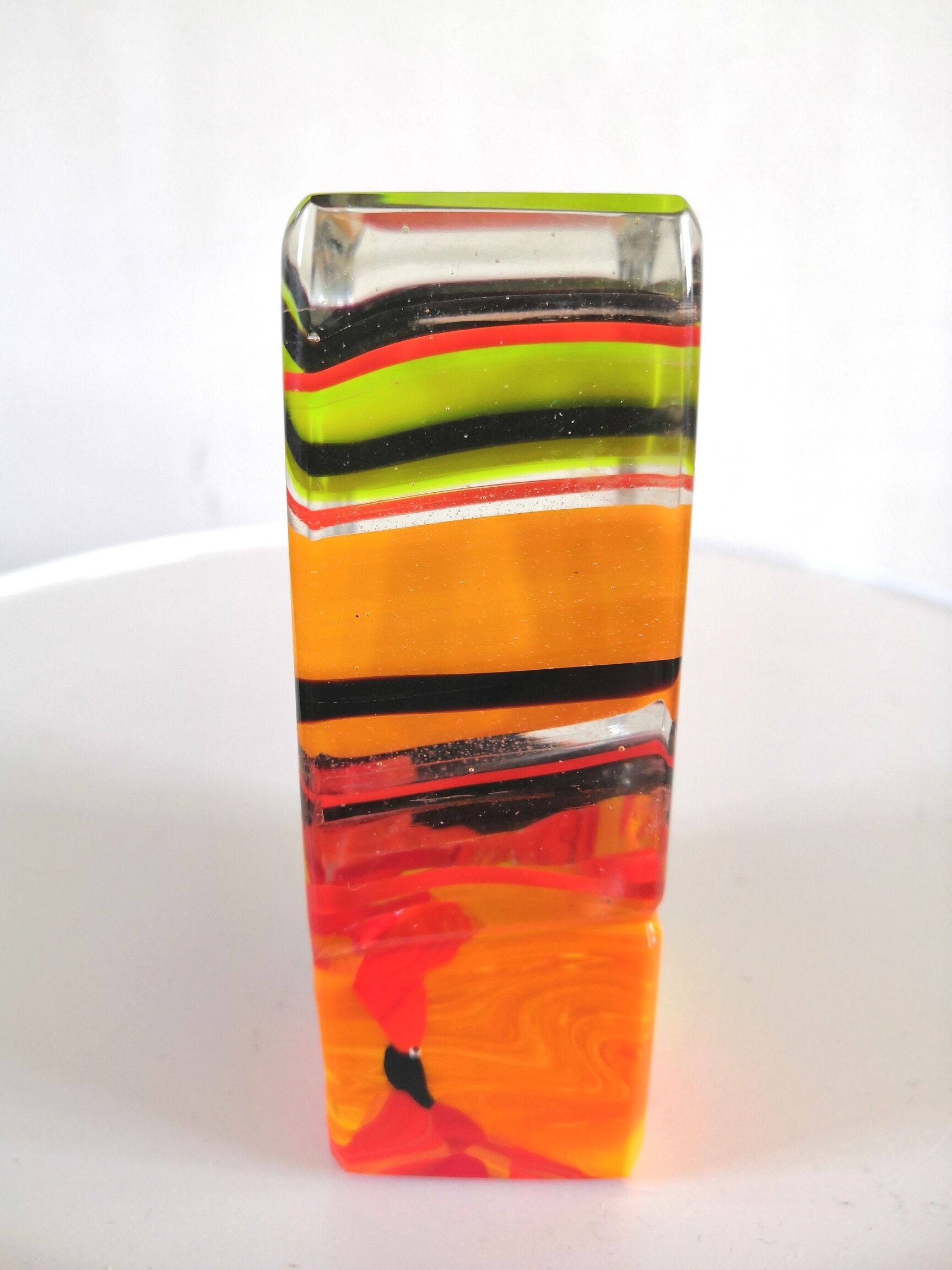 Presse papier en verre de Murano, signé