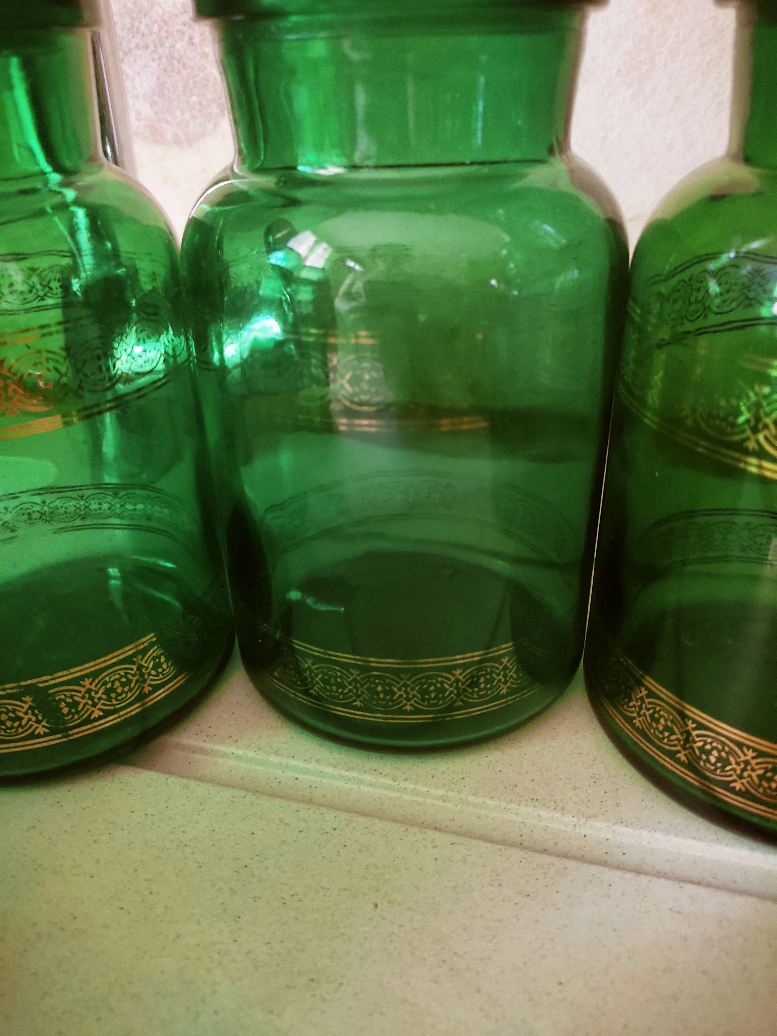 6 vials of apothecary