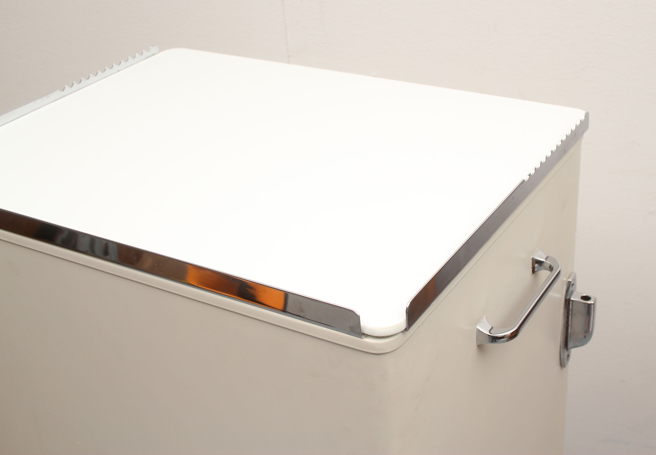 1950s doctors cabinet with drawers from Baisch