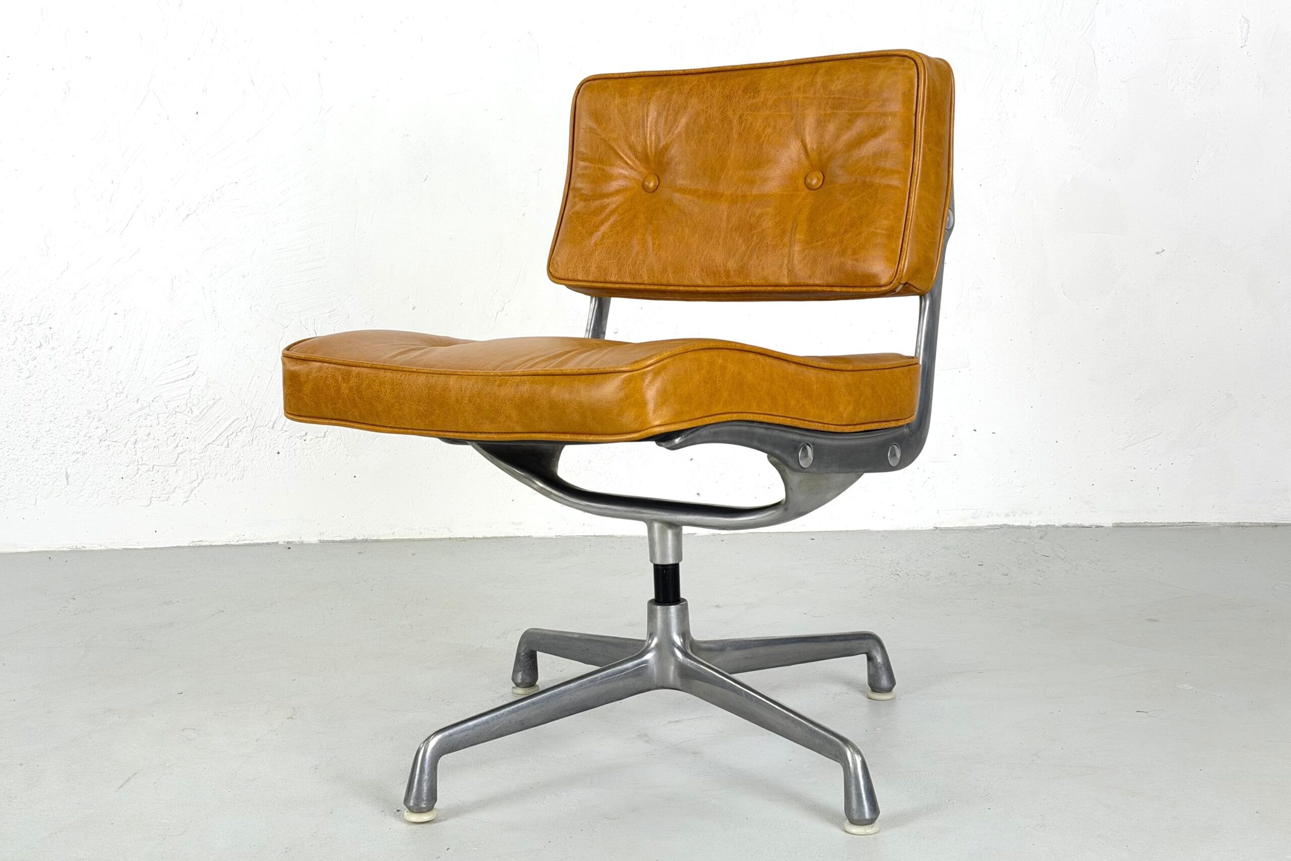 ES101 office chair / Intermediate by Charles & Ray Eames for Herman Miller – 1968
