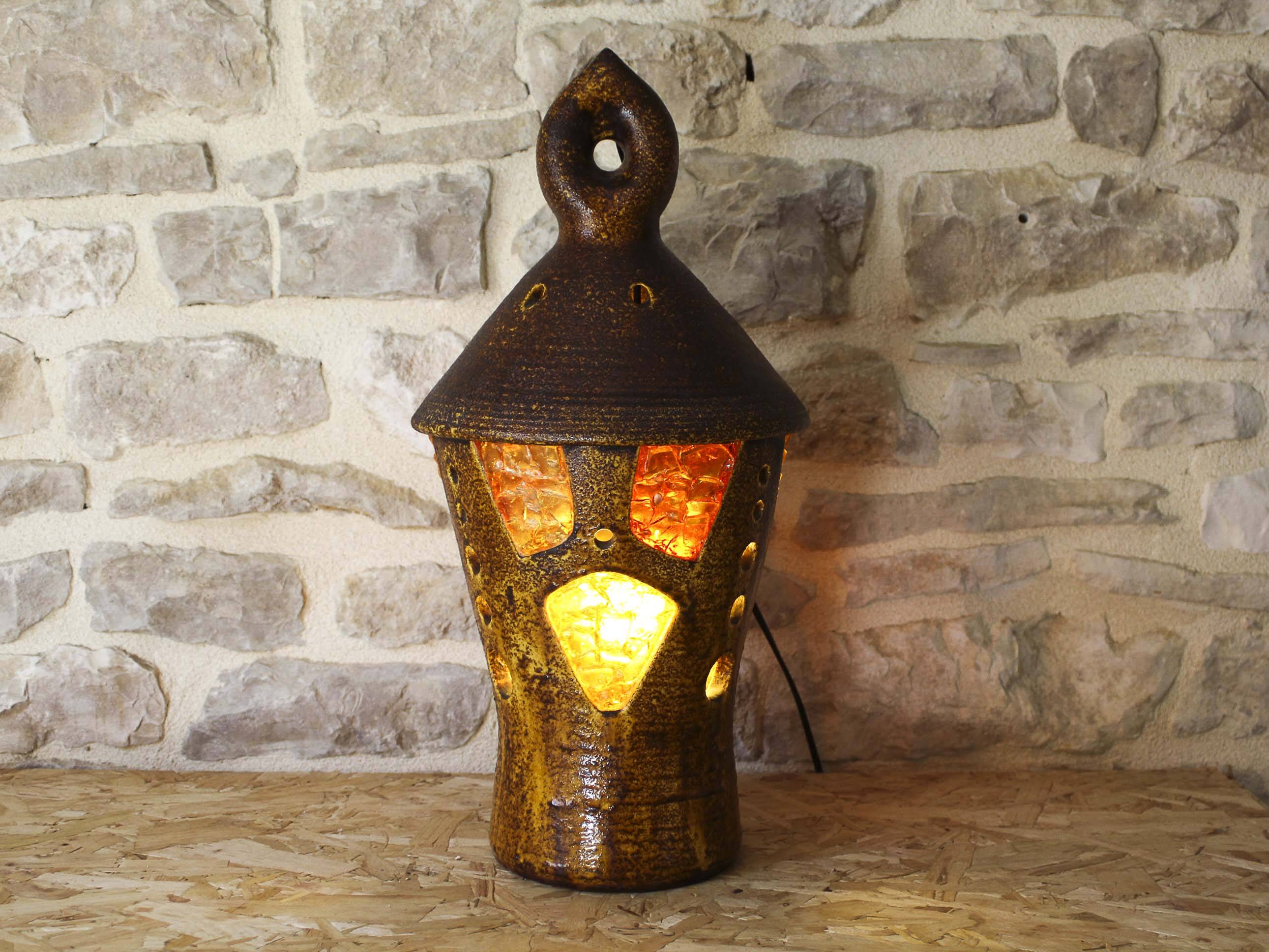 Accolay ceramic and resin pendant light