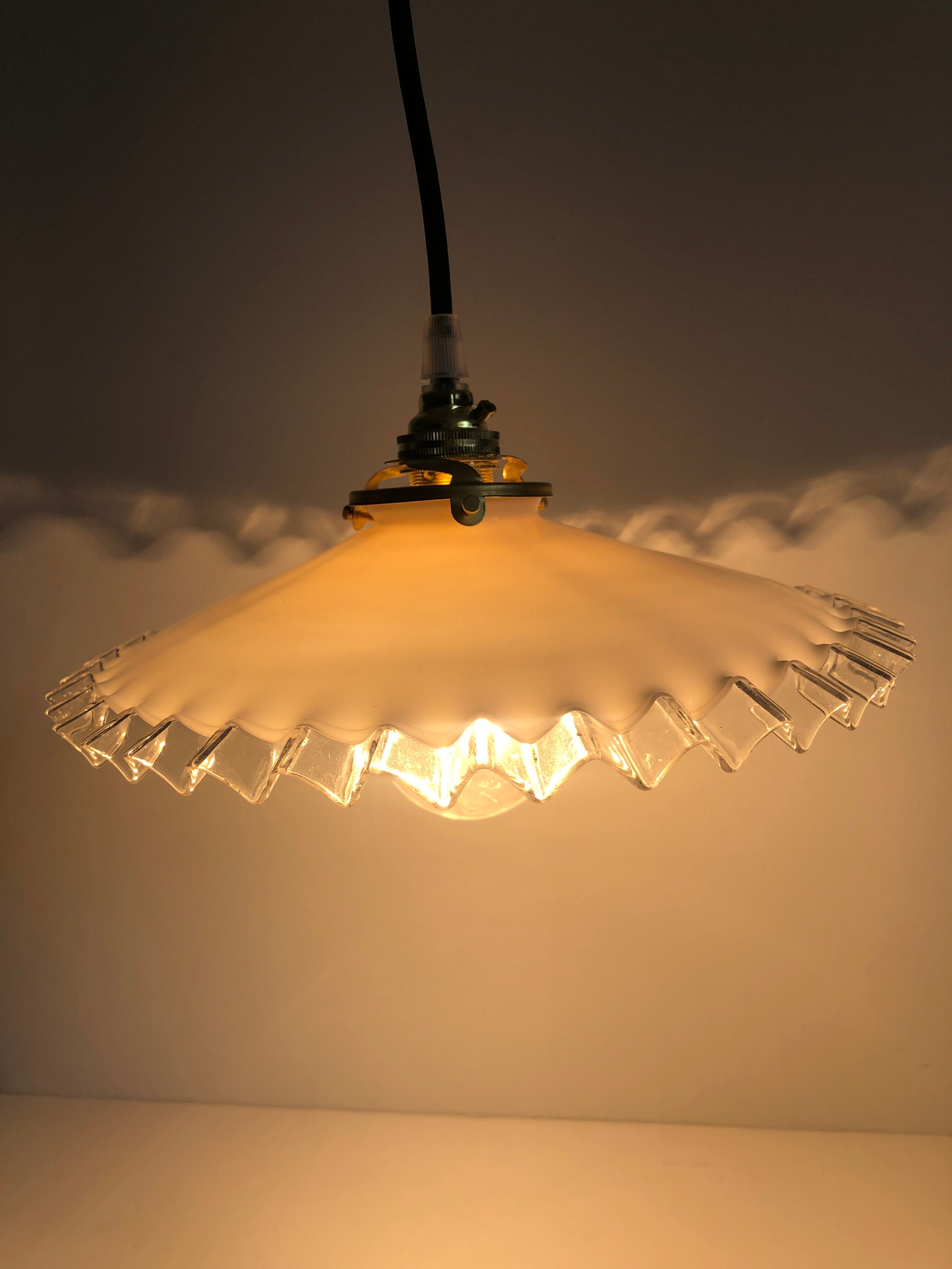 White opaline suspension