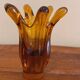 Vase en verre ambré