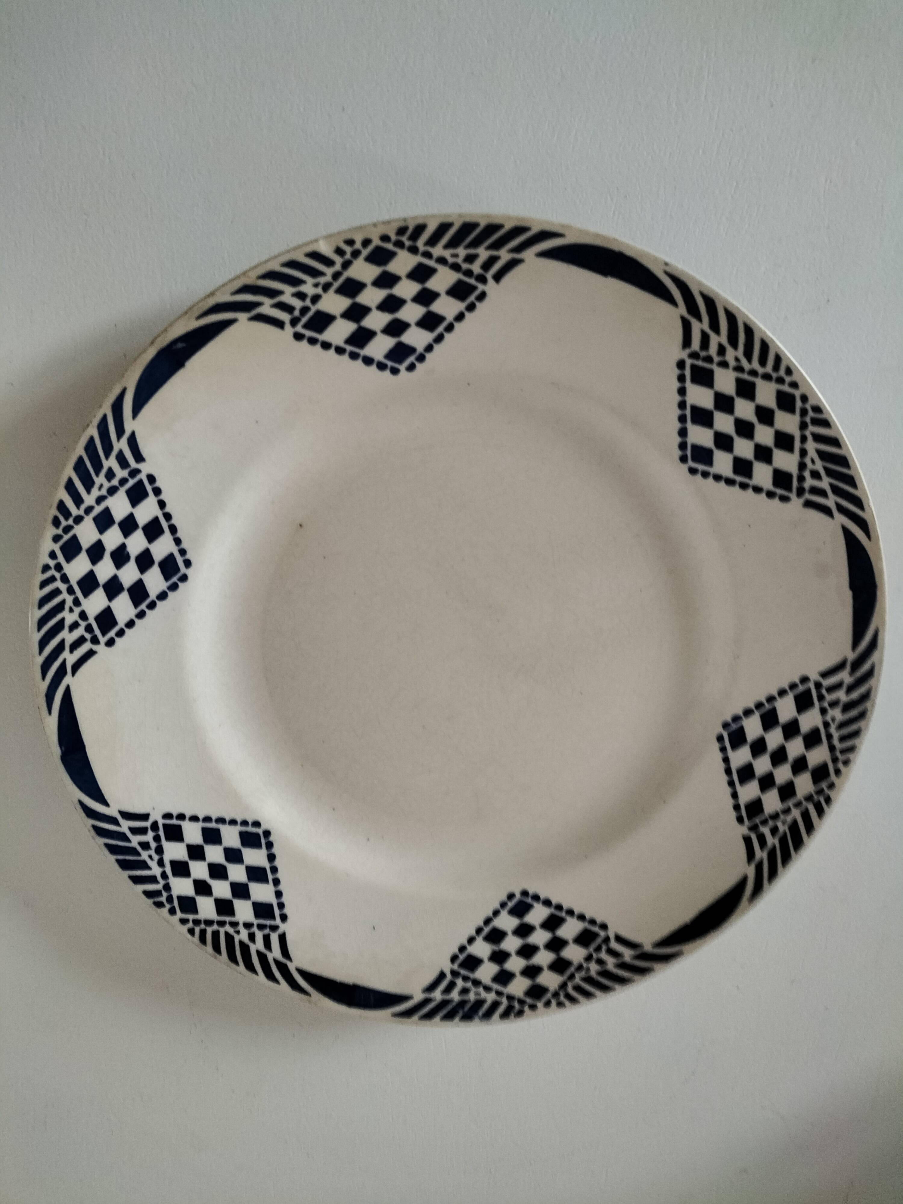 Moulin des loups plate, puppet model