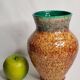 Vase en grès émaillé vert et brun moucheté – signé Accolay – 22 cm