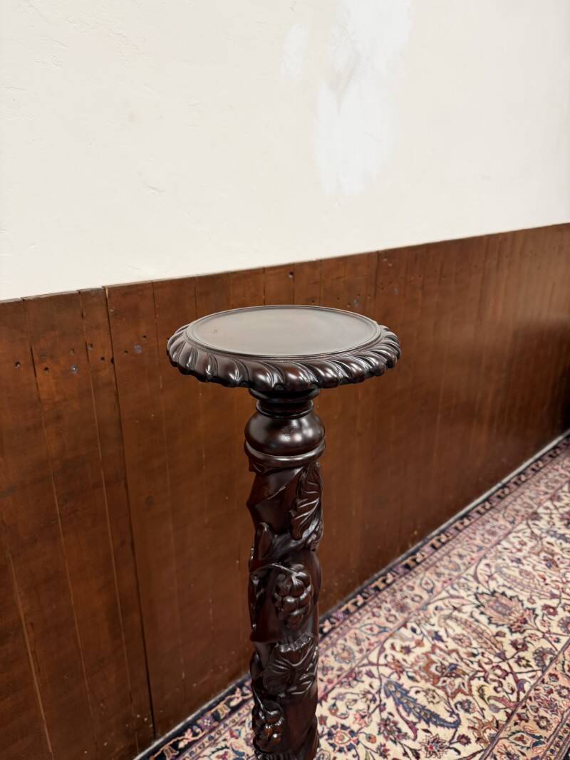 Classic english pied de stalle plant stand