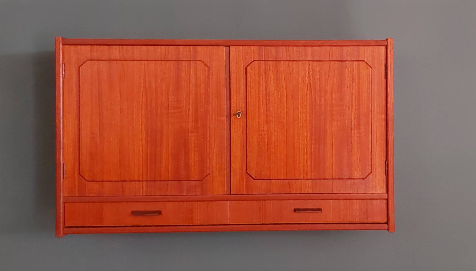 Armoire en teck, suspendue, Danemark 1960