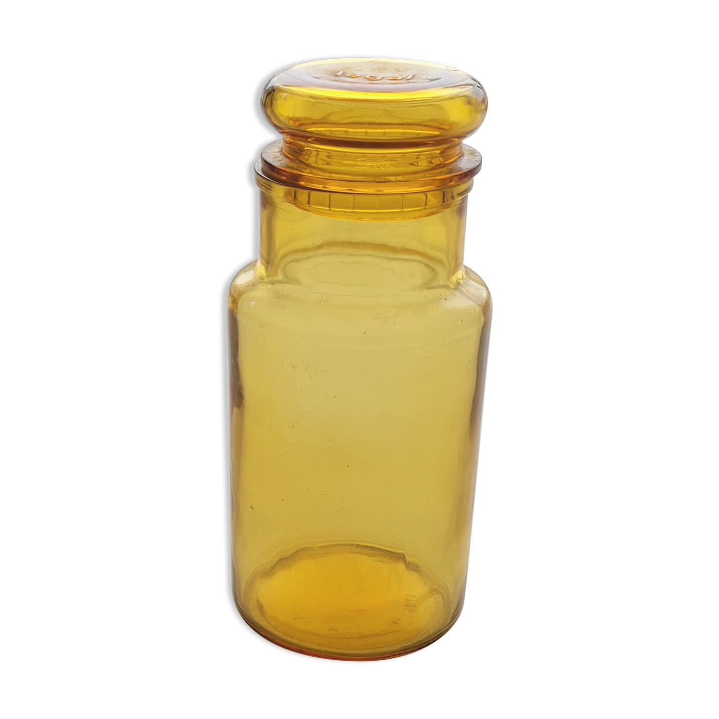 Pot of legal apothecary