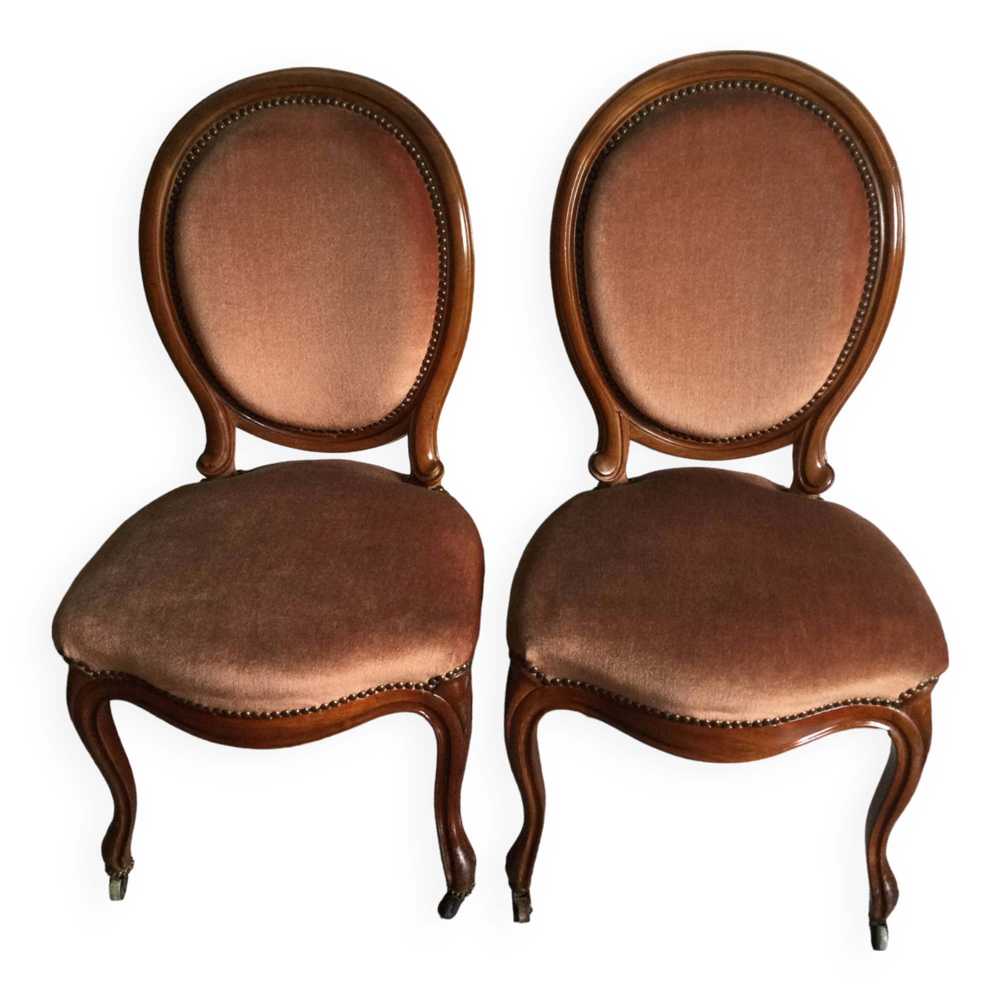 Paire de chaises médaillon style Louis Philippe en velours rose