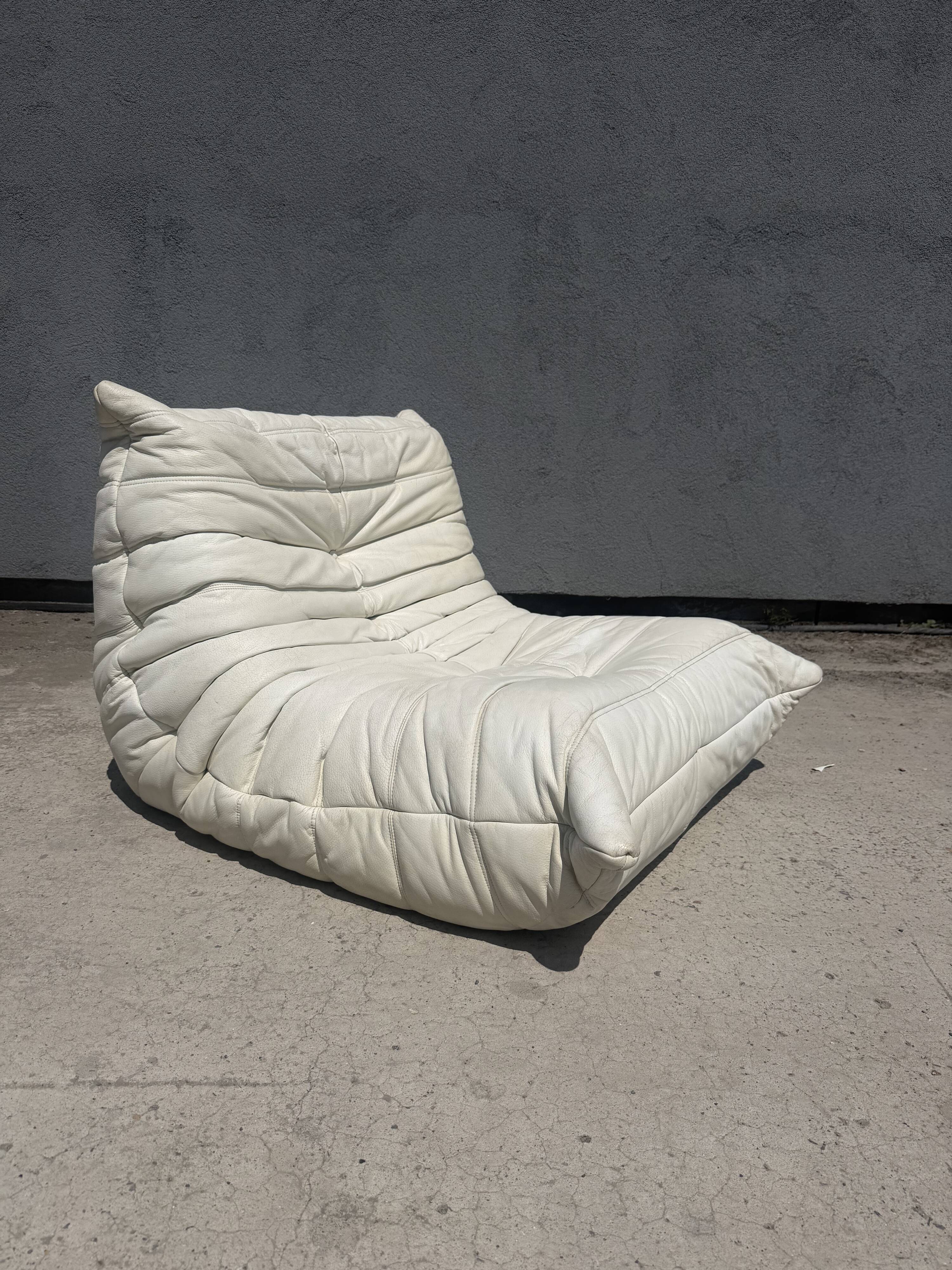100% authentic Ligne Roset Togo 1-seater + pouf original leather Black & White