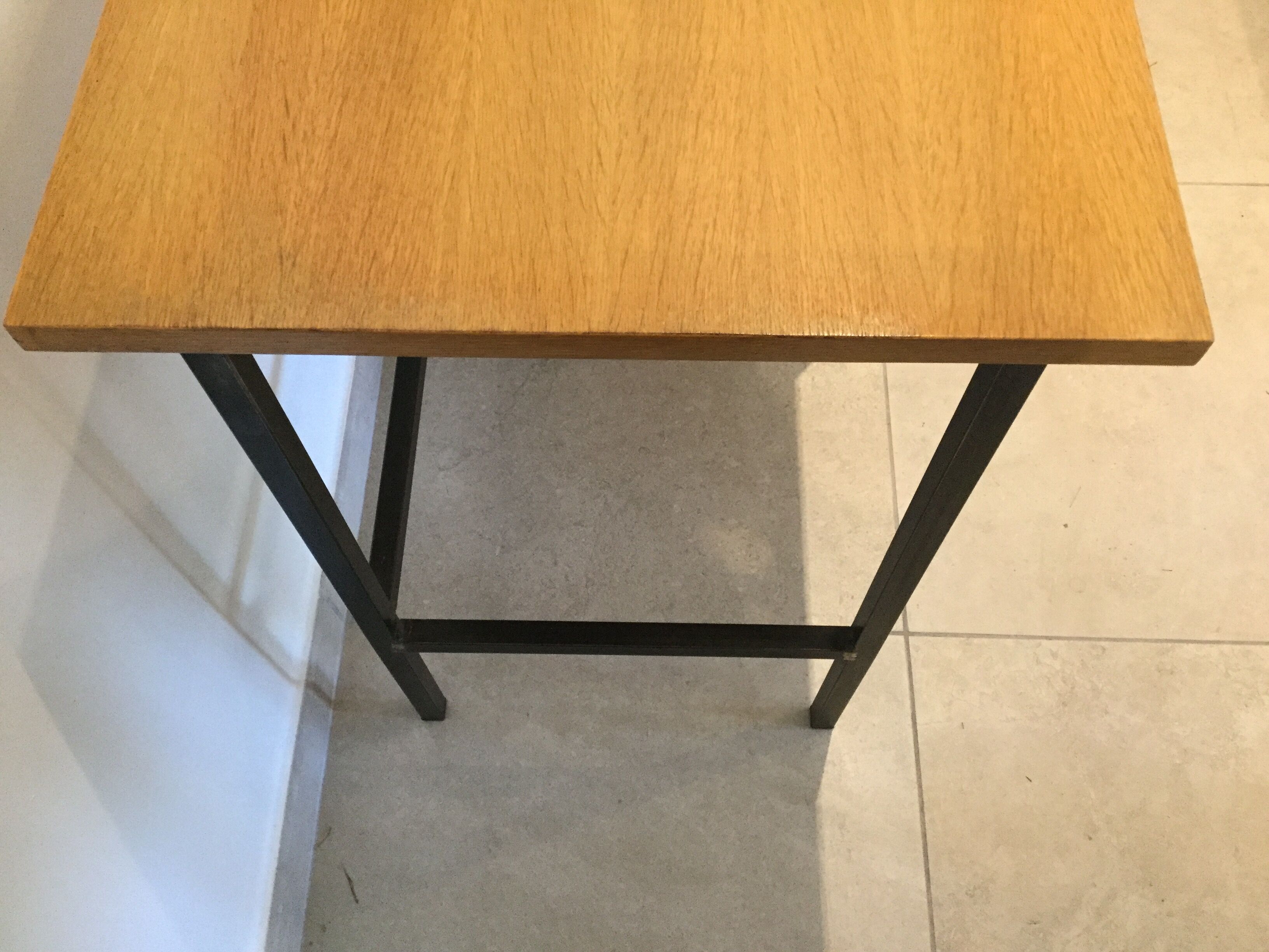 Minimalist desk 60s 70s