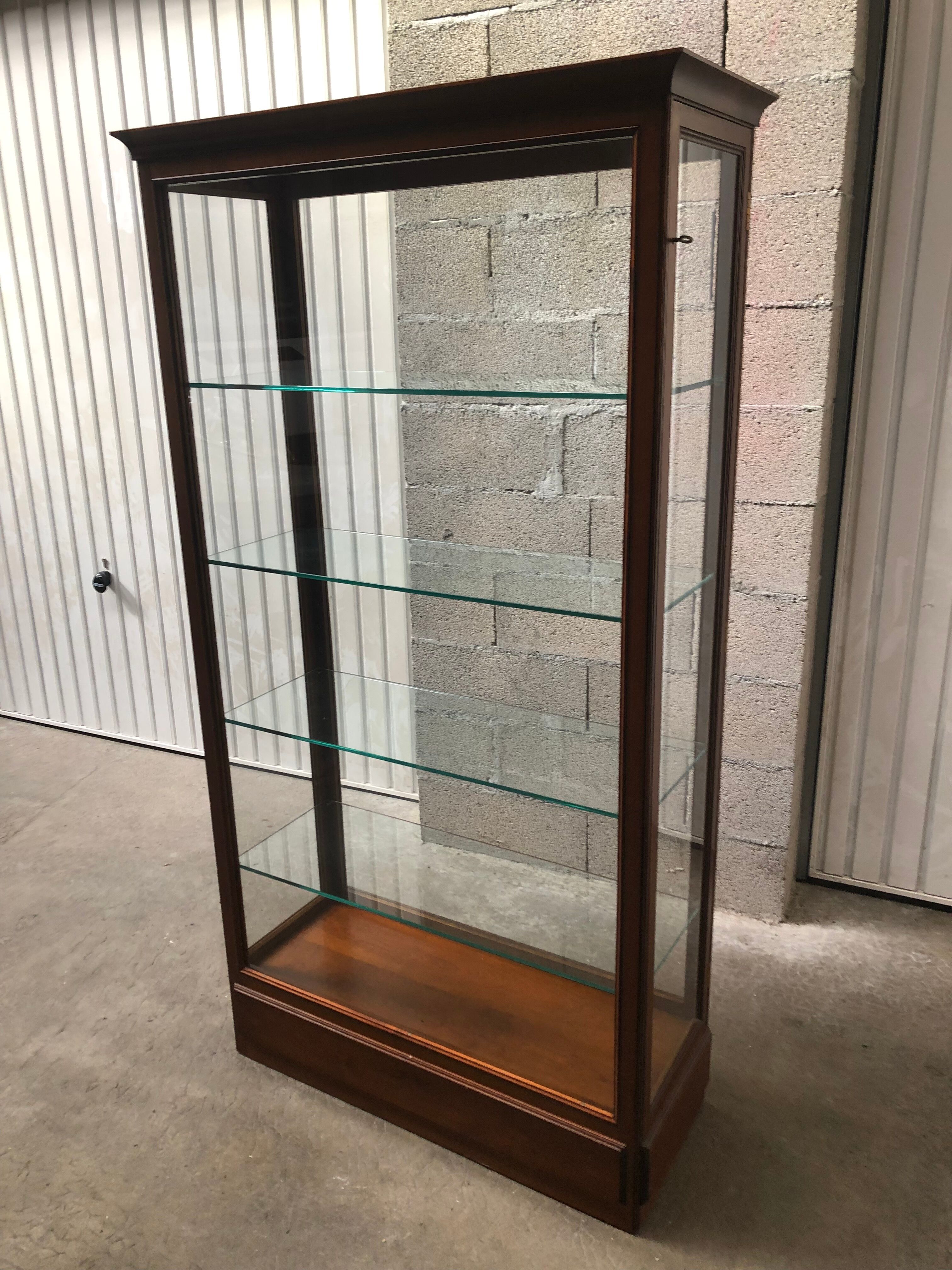 Clear mahogany showcase 40/50 years