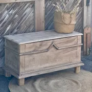 Banc coffre ancien en chêne massif brut