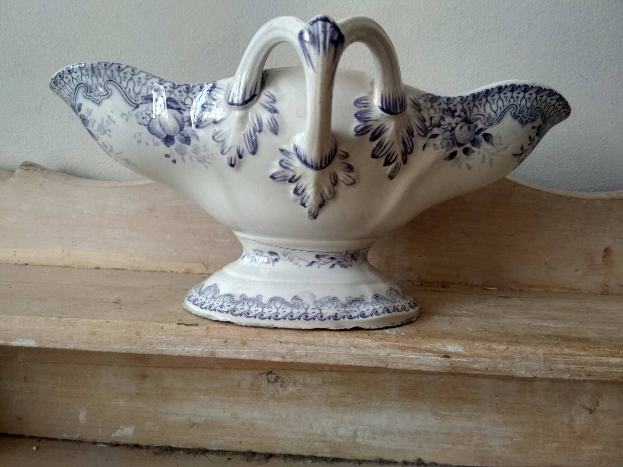 Iron earth gravy boat, Bouquet Creil & Montereau model, early 20th century