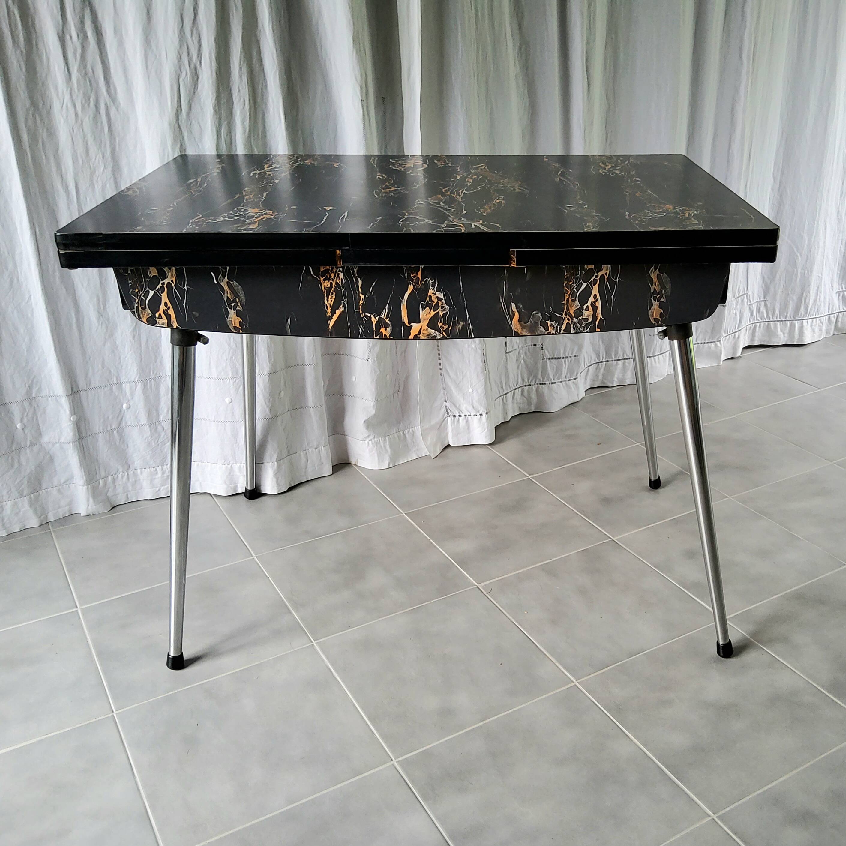 Ensemble en formica marbré