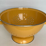 Enamelled sheet metal strainer