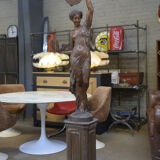 Statue de jardin en fonte 1900 " femme au tambourin"
