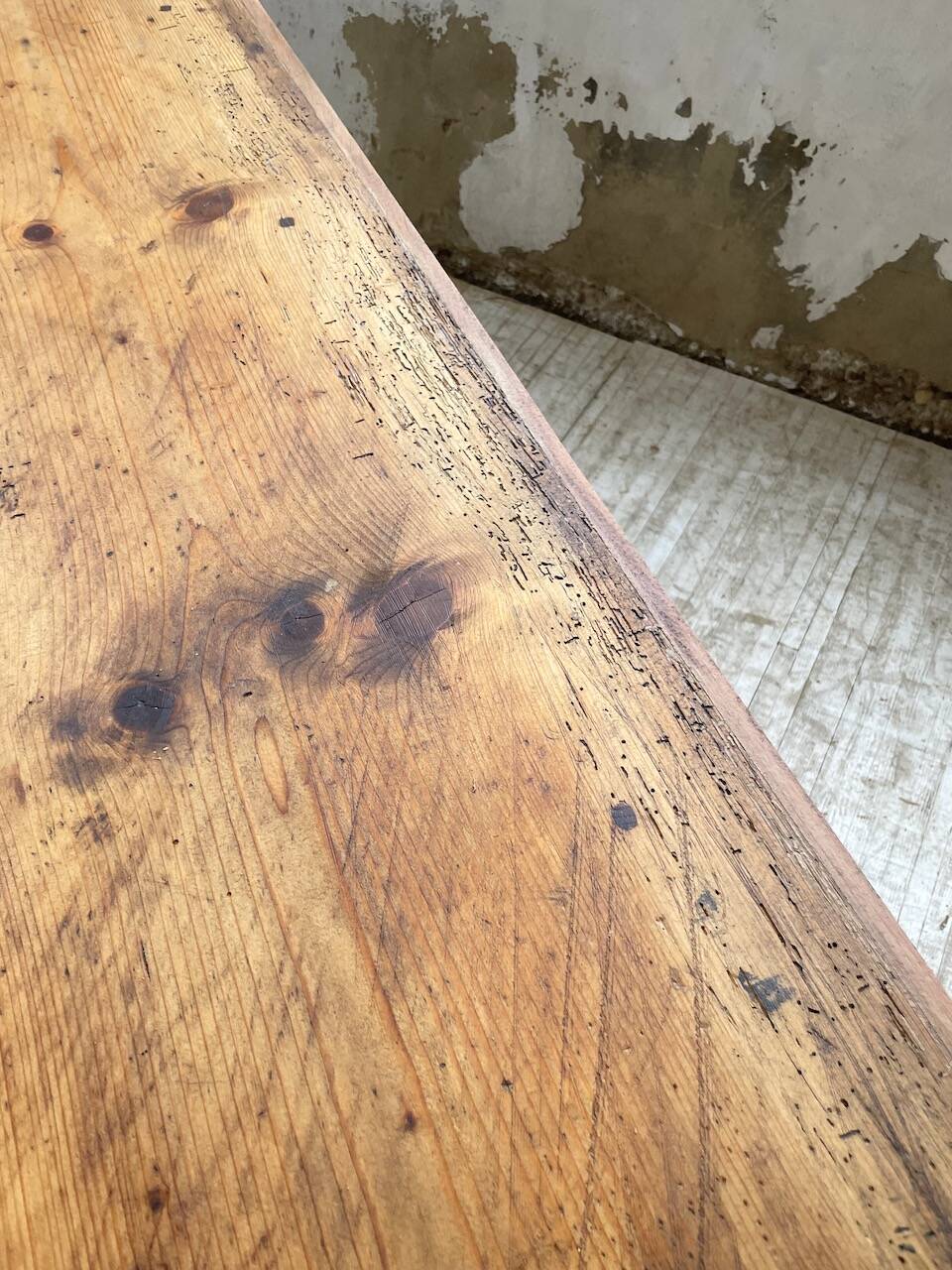 Farmhouse table with spindle legs 2m