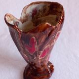 Ceramic vase, brown background, decorated with stylized tulips