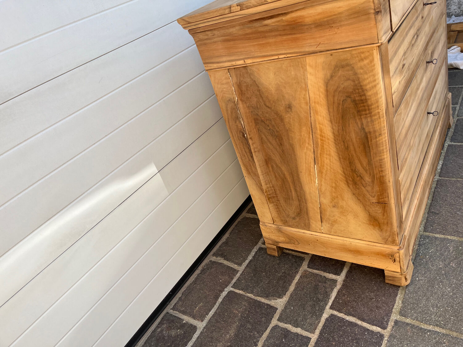 Commode parisienne