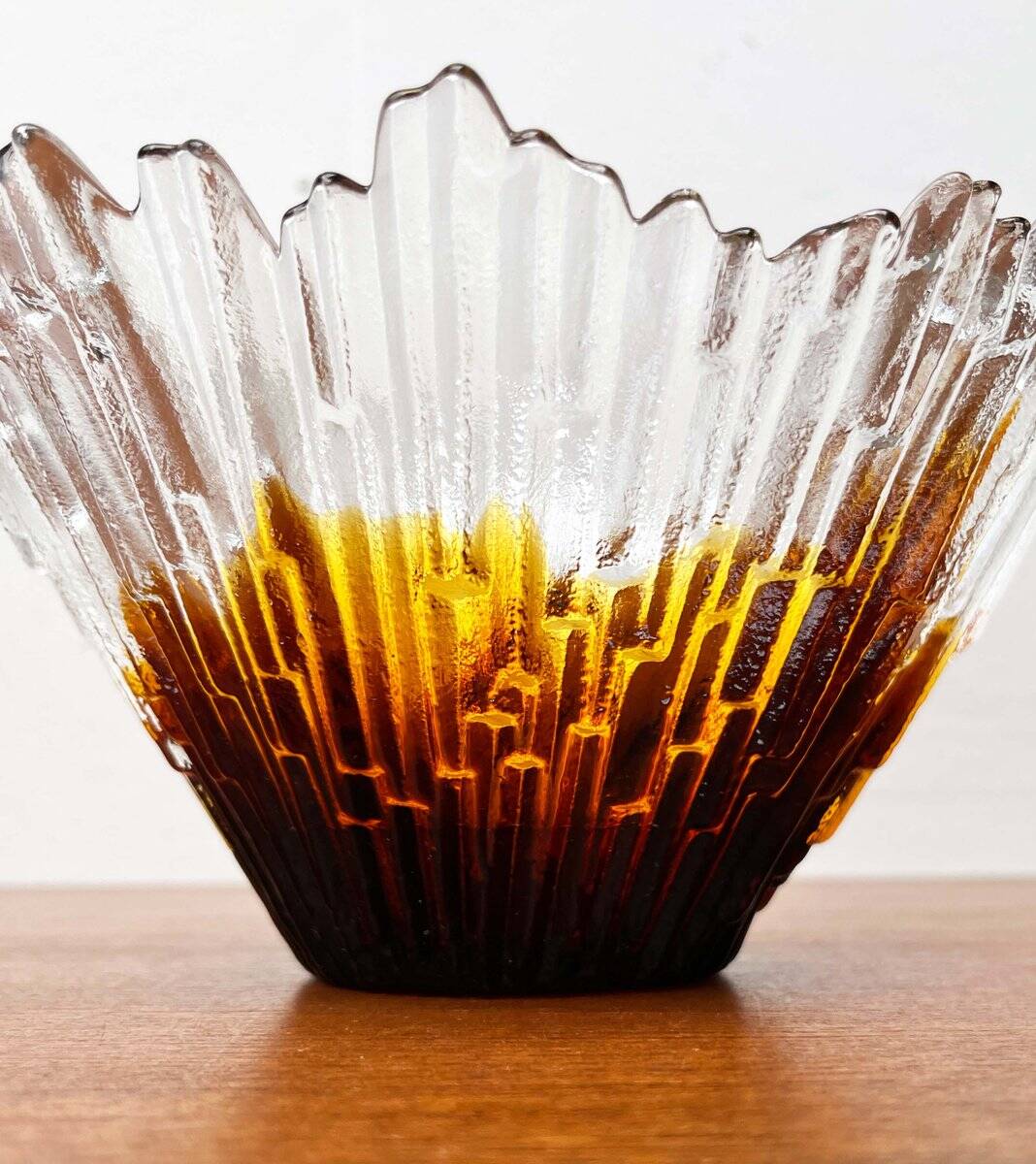 Glass bowl from the modern Revontulet series by Tauno Wirkkala for Humppila, Finland, 1960s.