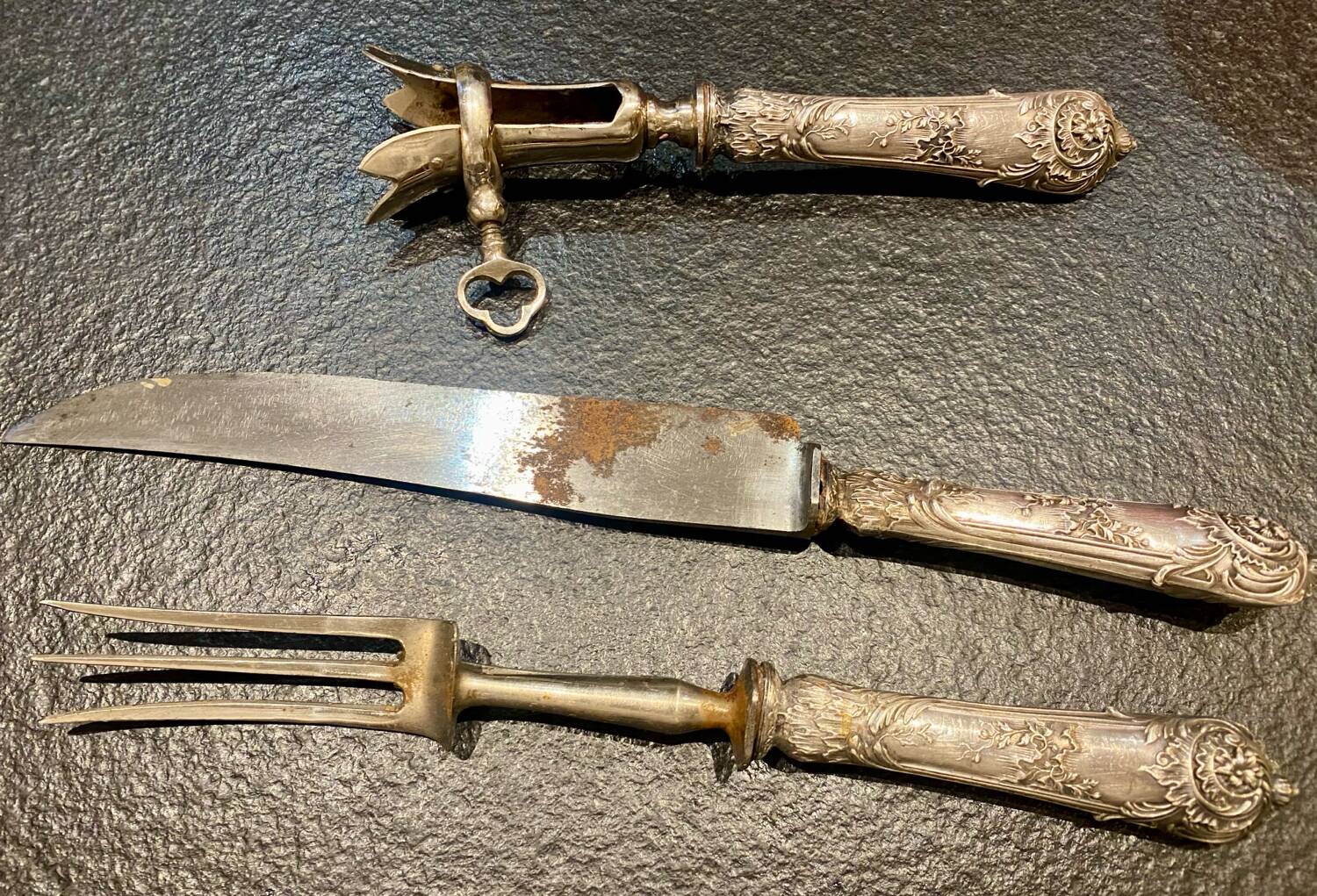 Silver-plated serving cutlery for leg of lamb