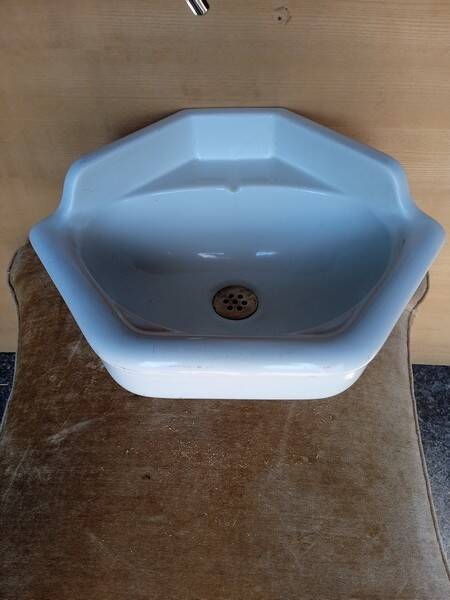 Corner sink Ceramic enamelled corner washbasin 1950 / Standard
