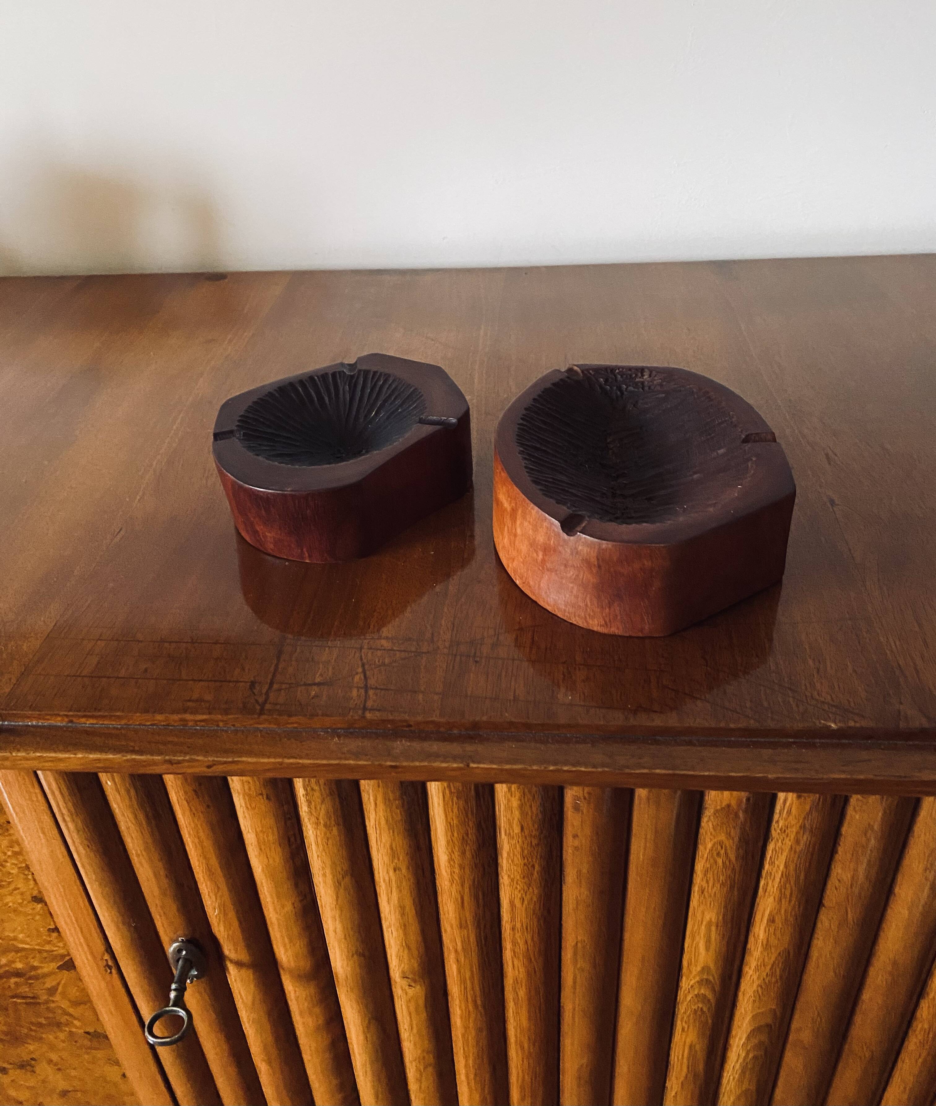 Organic modern set of 2 wood ashtrays, France 1970s