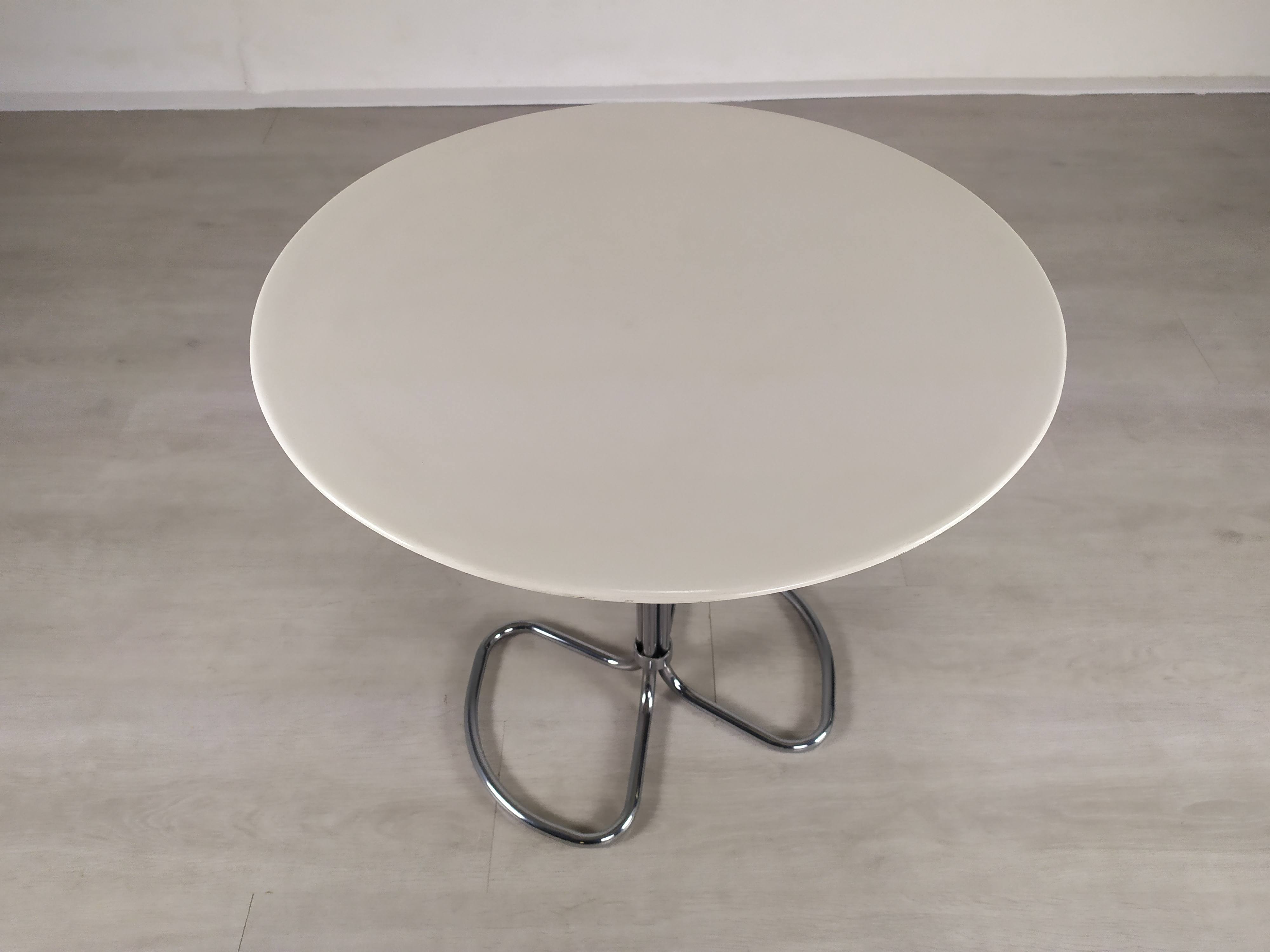 Side table design 1970