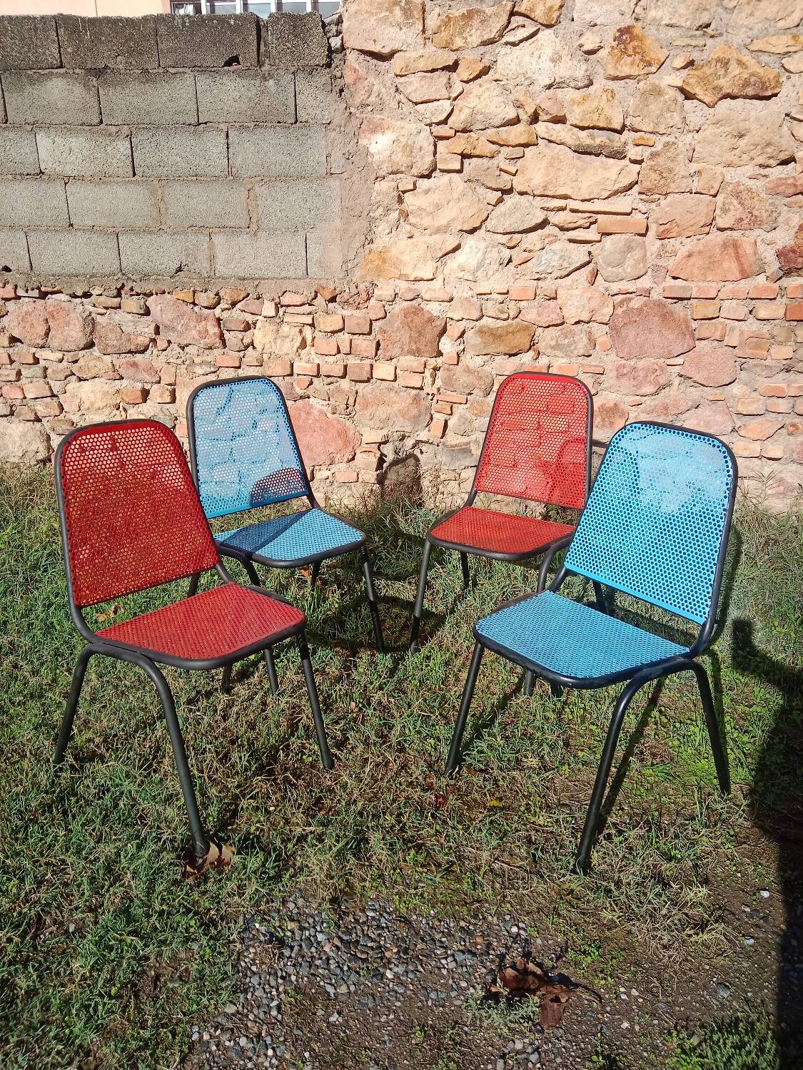 Chaise métal ajourées
