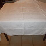 Damask tablecloth and napskins