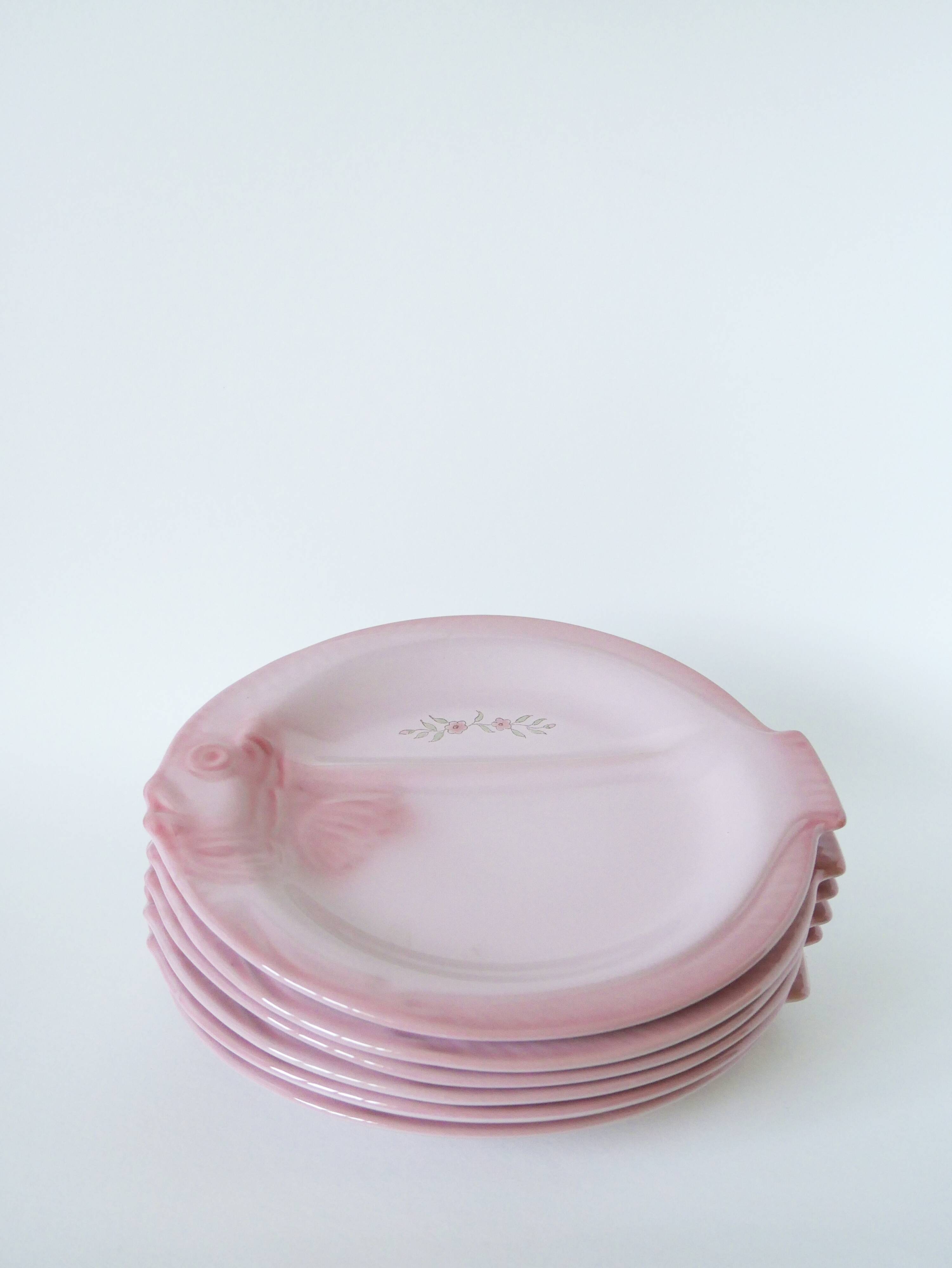 Set of 6 pink slip plates "Fish" model, Pornic earthenware "Mélusine", 1970