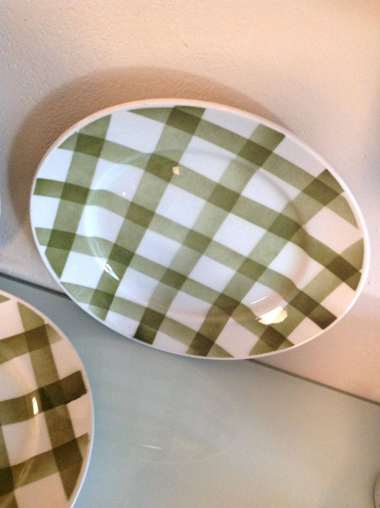 Set of six flat plates and one Moulin des Loups bowl, green tablecloth model/1950s-1960s