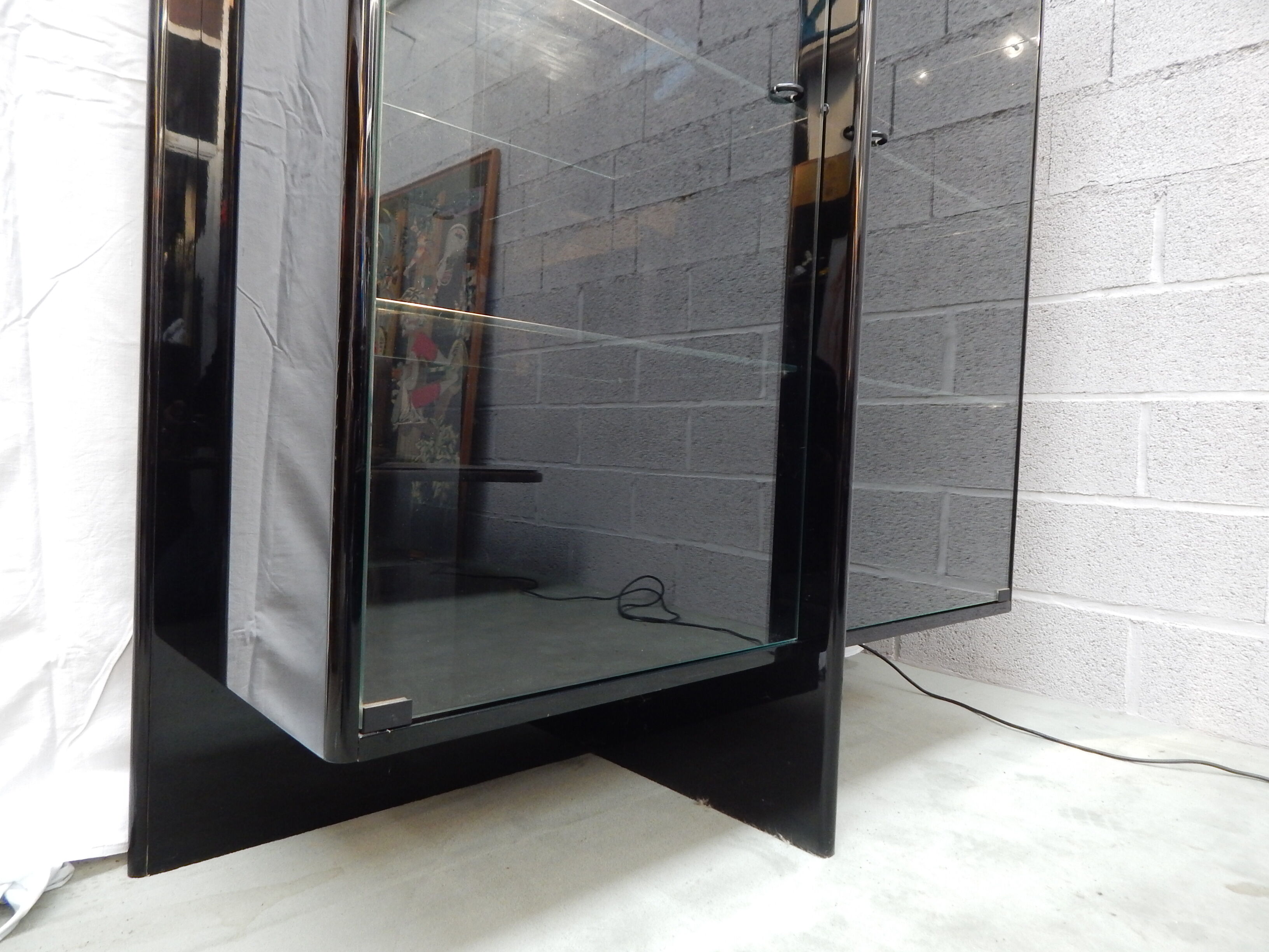 Vitrine laqué noir design Behr années 80