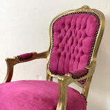 Fauteuil doré de style Louis XV