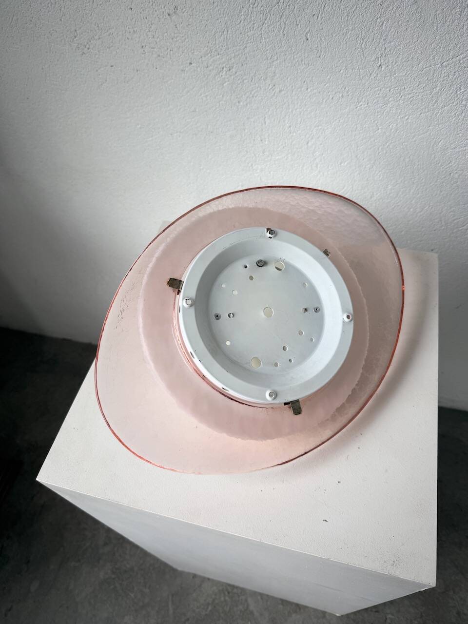 Pink glass wall lamp 1970s Gamma