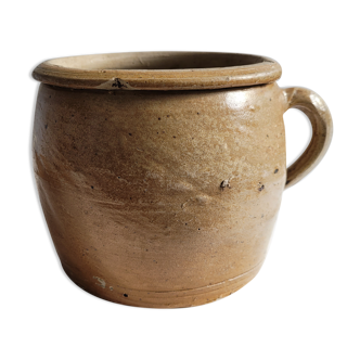 Sandstone pot with rustic handle