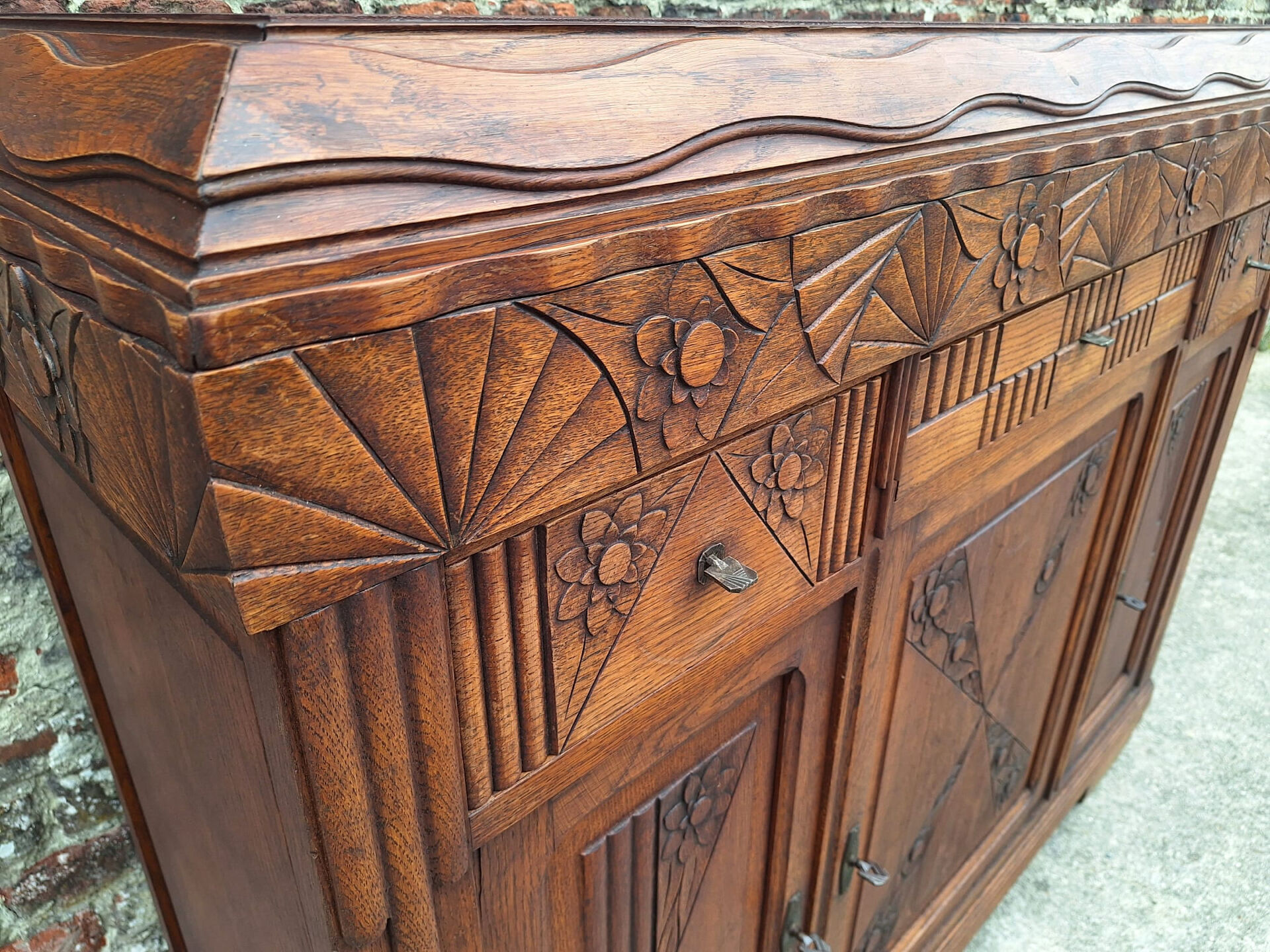 Buffet art déco plateau bois, meuble vaisselier ancien  Dimensions 142