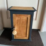 Bedside cabinet storage