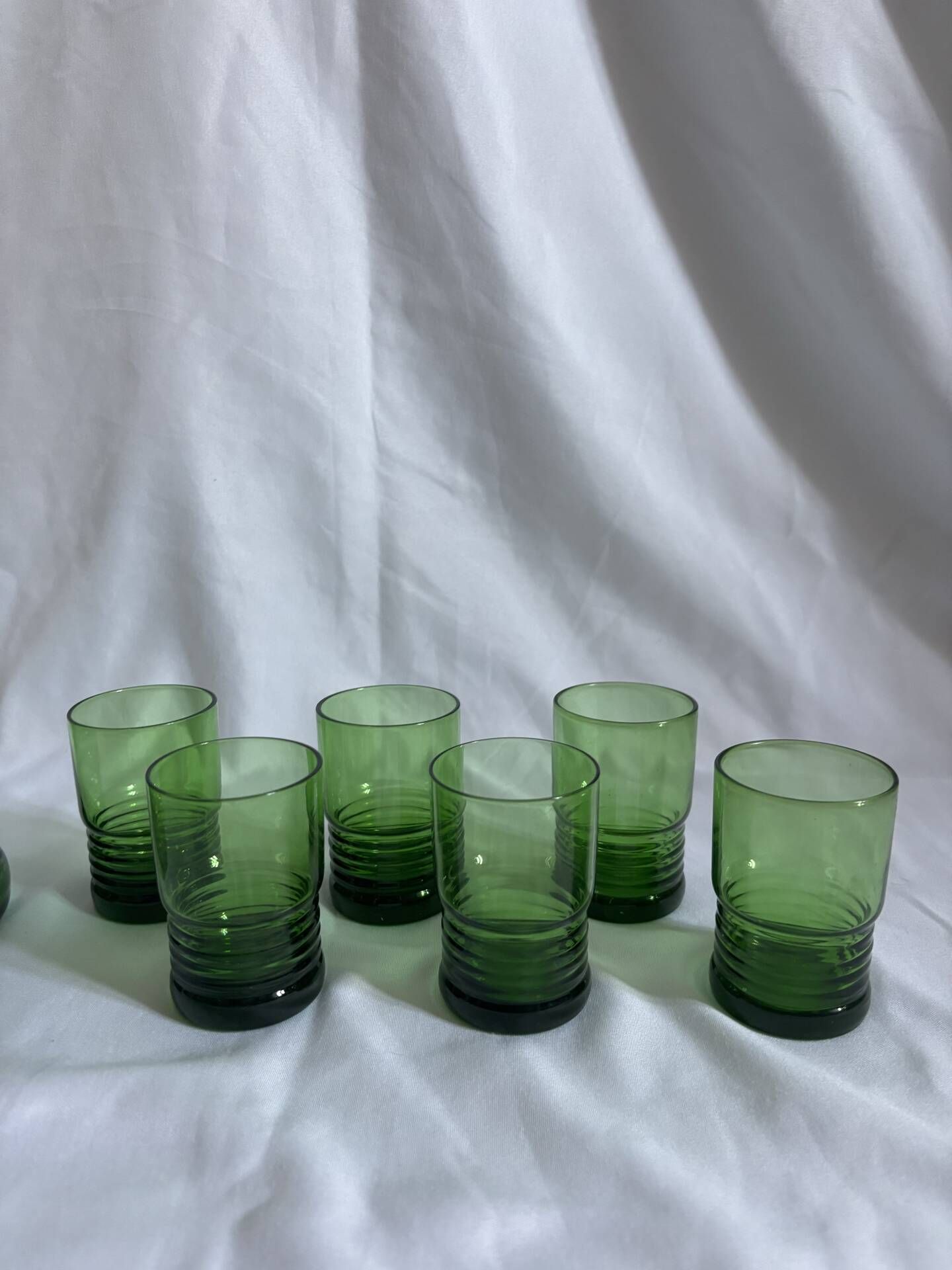 Vintage Emerald Green Glass Liqueur / Drink Service Rings