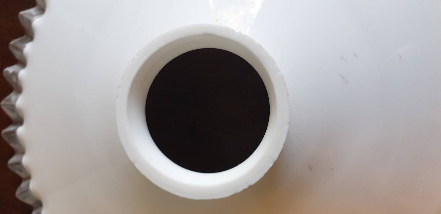 Serrated opaline lampshade