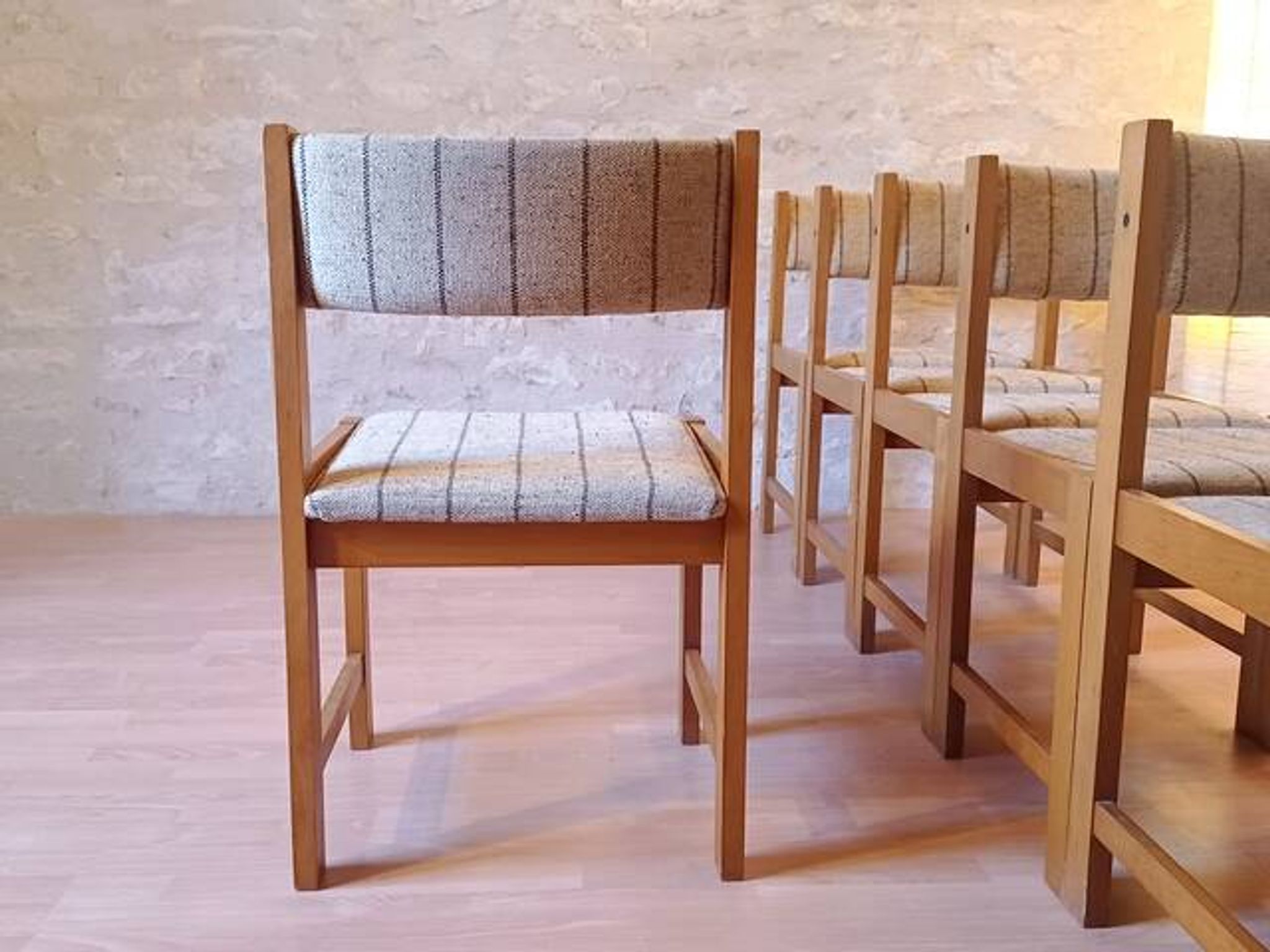 6 Danish Farstrup vintage chairs from the 1960s in solid beech.