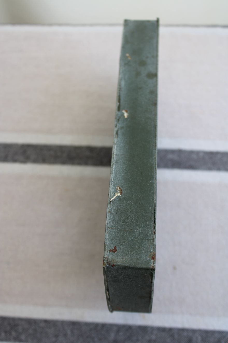 Panel letter in zinc