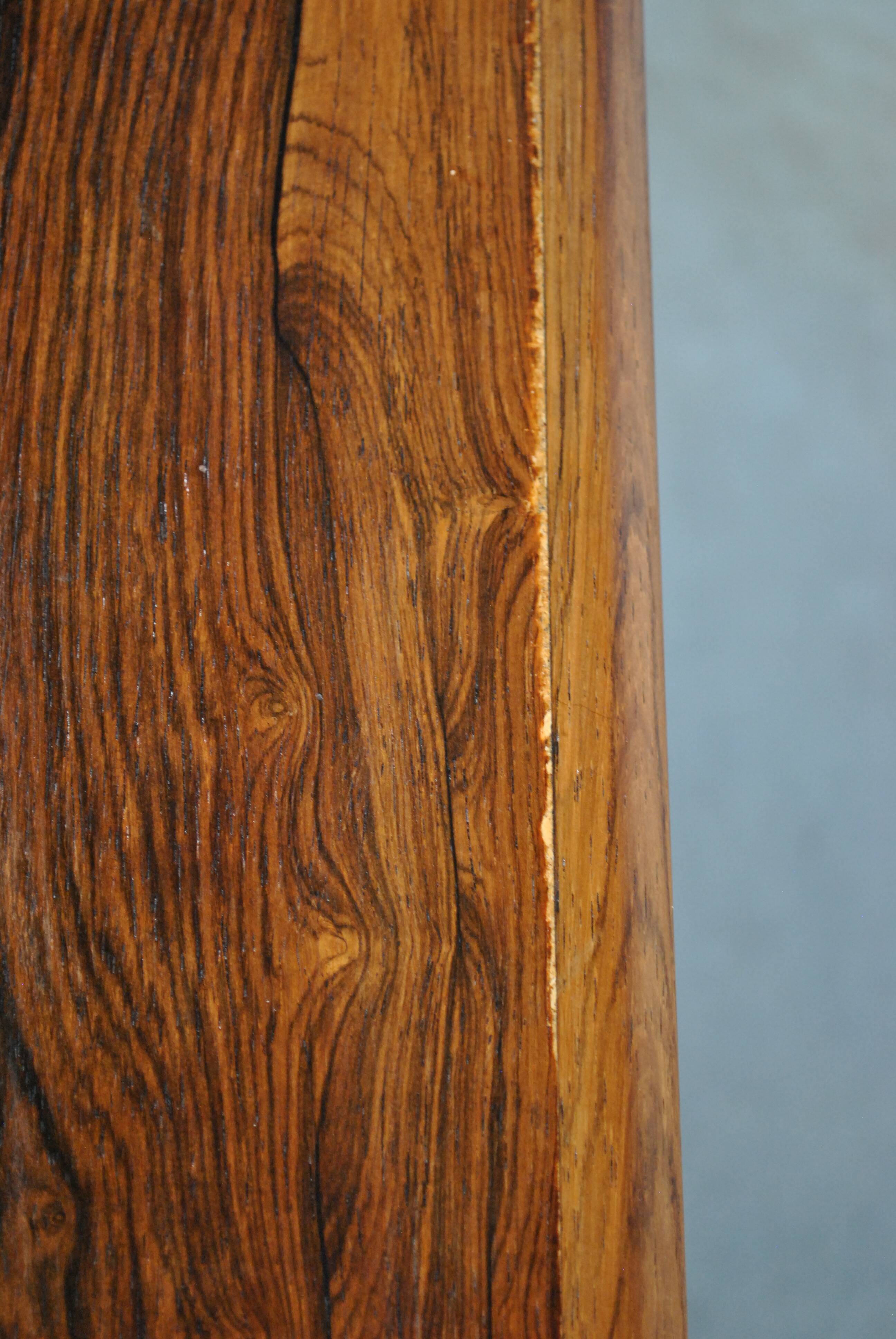 Extendable rosewood dining table year 60