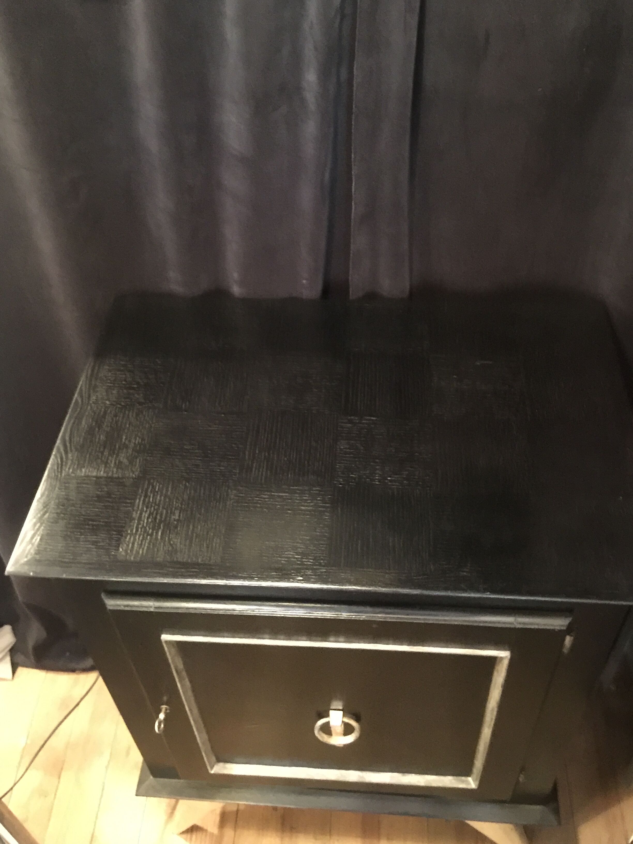 Furniture at the height of support of the 1940s