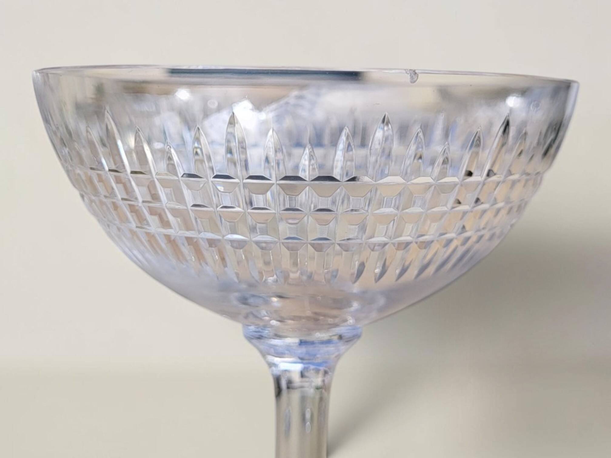 6 crystal champagne coupes Baccarat / Nancy