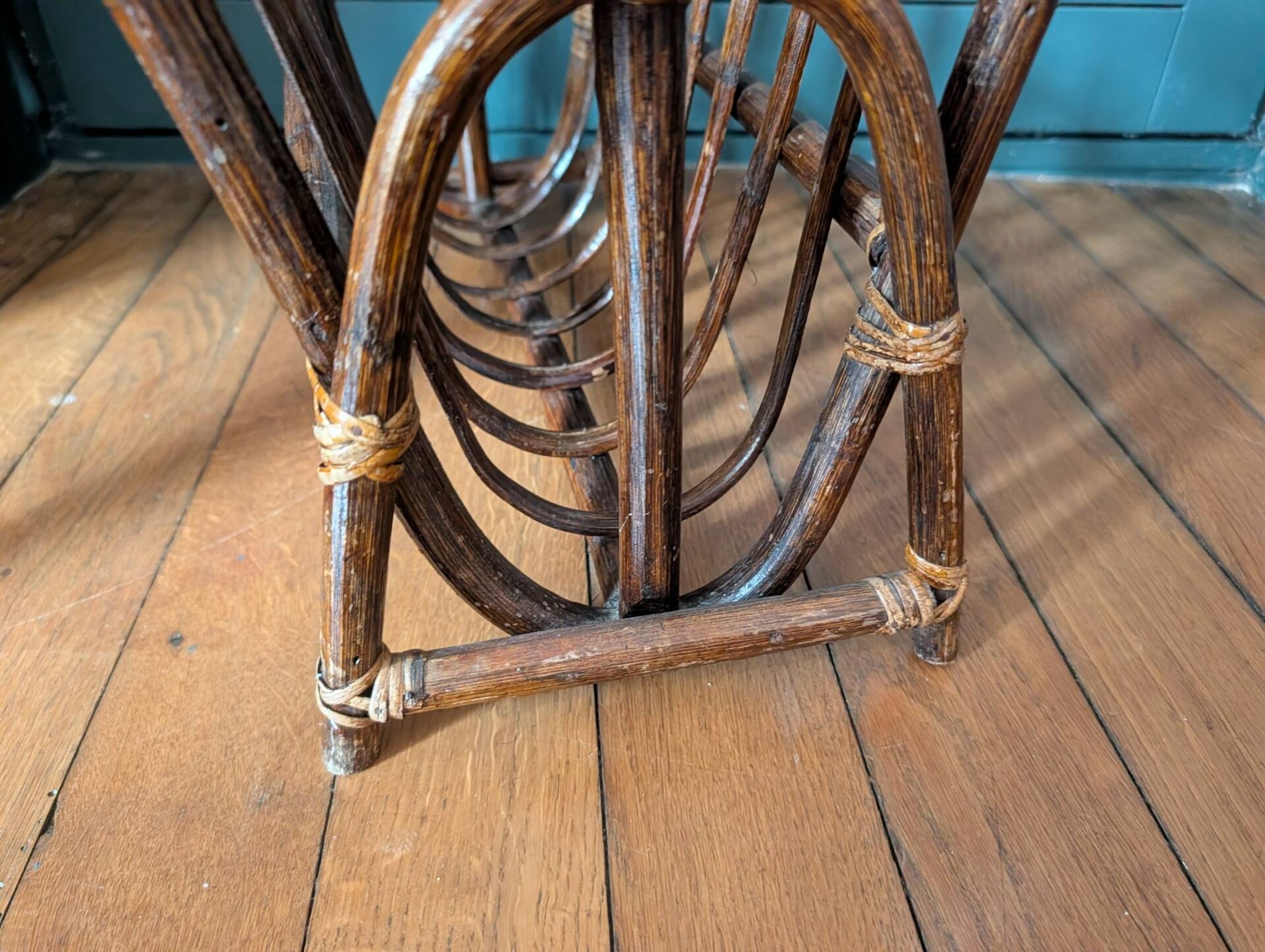 Vintage magazine rack in rattan and bamboo – 1960s/70s